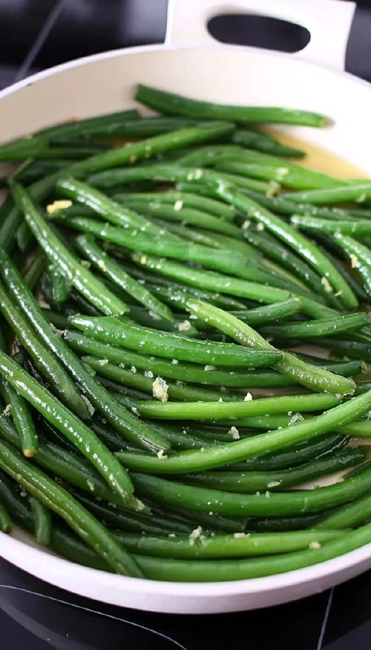 Lemon Garlic Skillet Green Beans