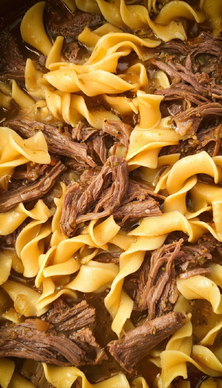 Slow Cooker Beef and Noodles